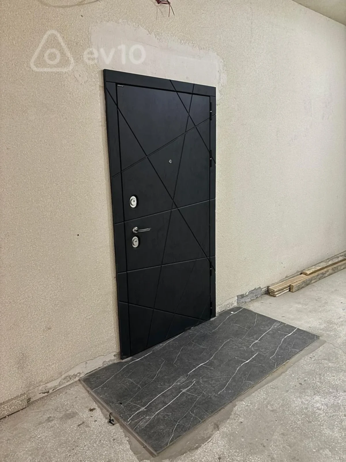 Satılır 3 otaqlı yeni tikili 83 m²