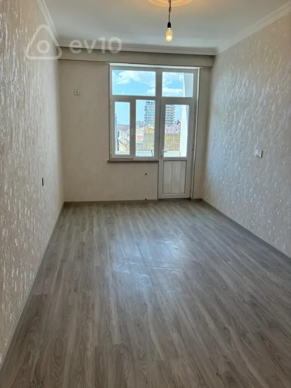 Satılır 3 otaqlı yeni tikili 83 m²