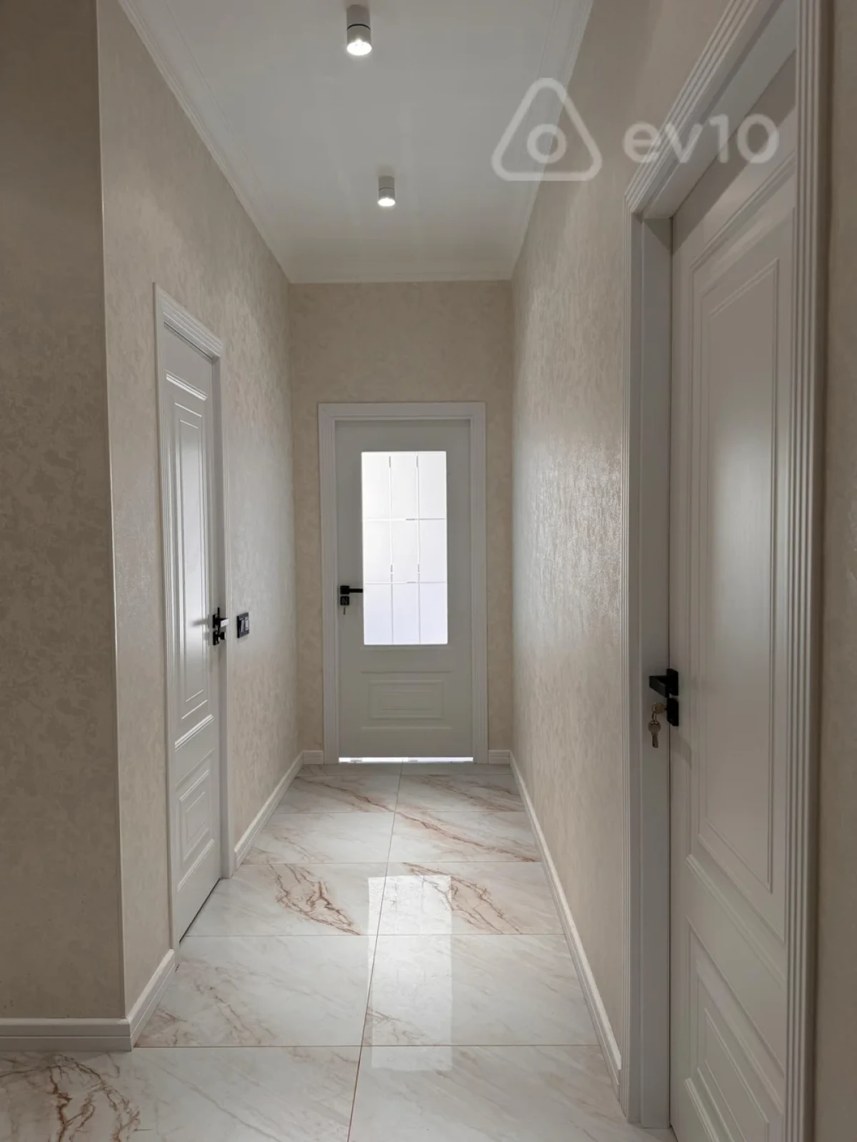 Satılır 2 otaqlı yeni tikili 72 m²