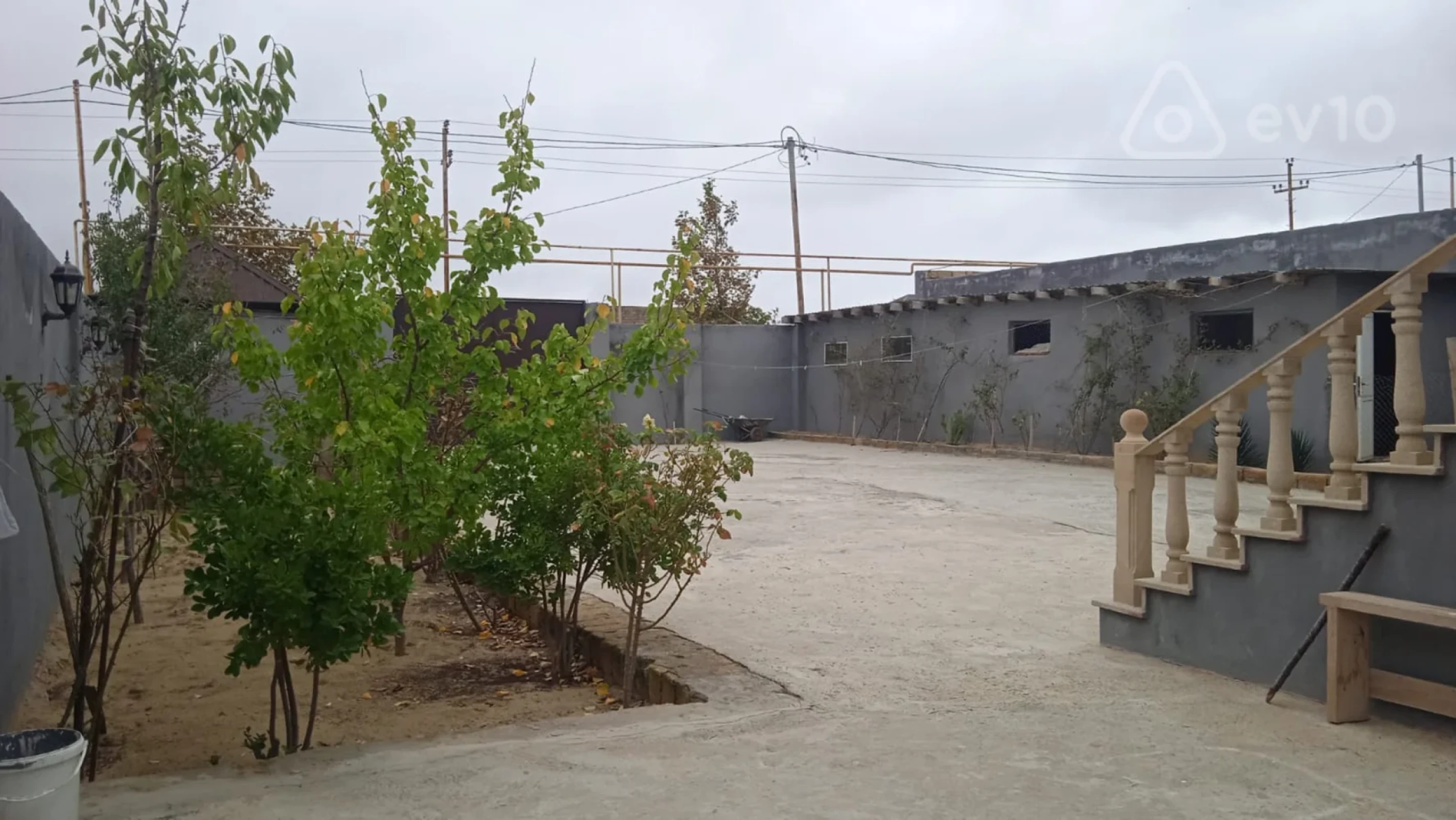 Satılır 4 otaqlı həyət evi 205 m²