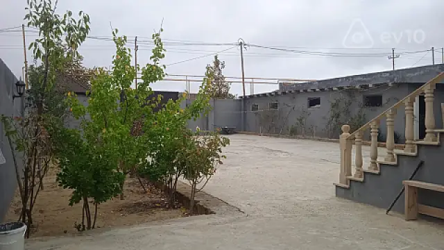 Satılır 4 otaqlı həyət evi 205 m²