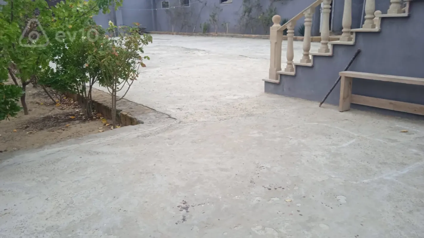 Satılır 4 otaqlı həyət evi 205 m²