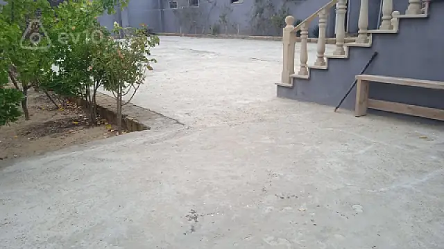 Satılır 4 otaqlı həyət evi 205 m²