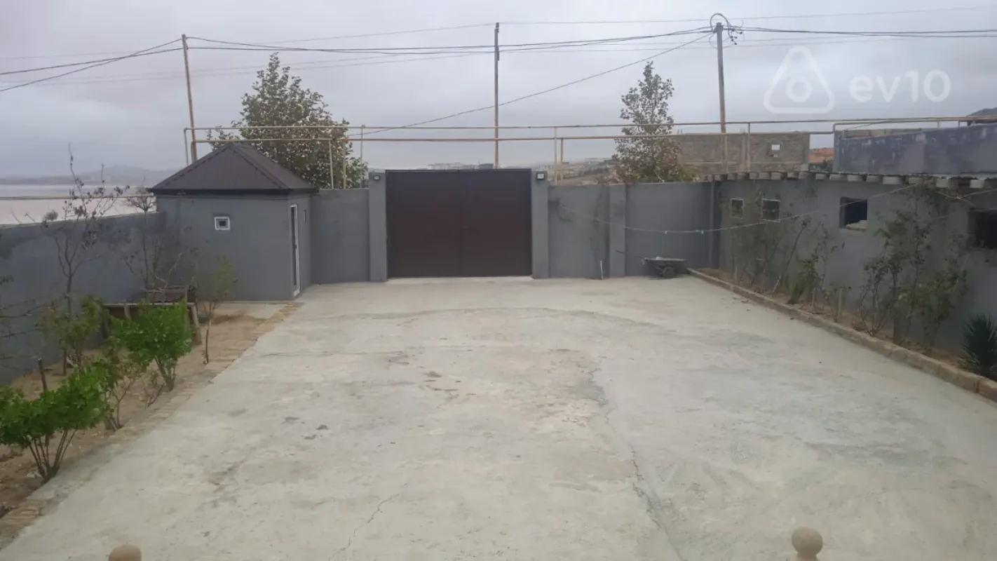 Satılır 4 otaqlı həyət evi 205 m²