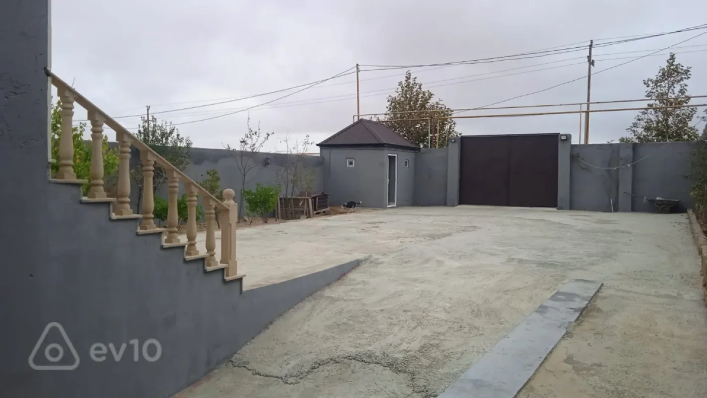 Satılır 4 otaqlı həyət evi 205 m²