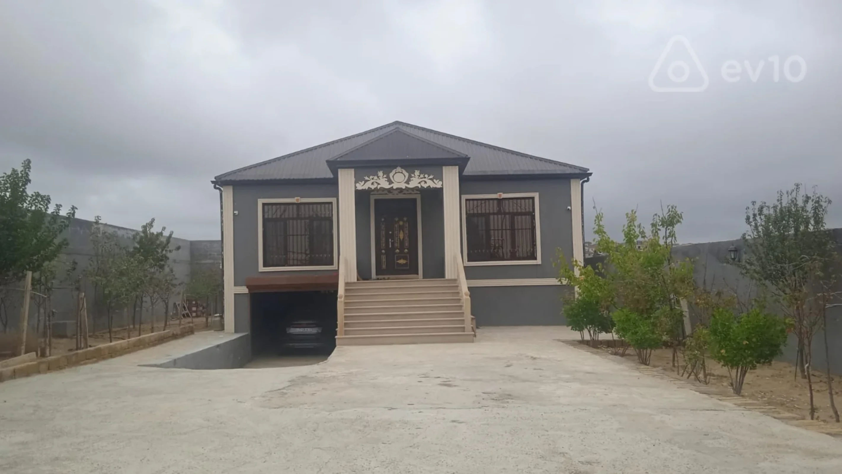 Satılır 4 otaqlı həyət evi 205 m²