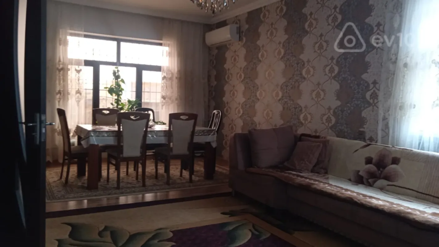 Satılır 4 otaqlı həyət evi 205 m²