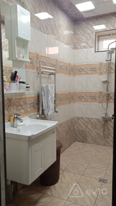 Satılır 4 otaqlı həyət evi 205 m²