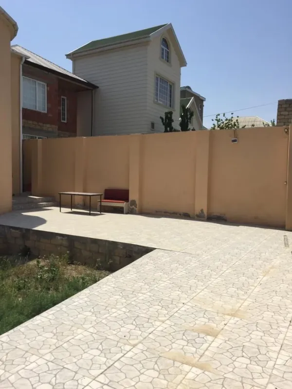 Satılır 6 otaqlı həyət evi 200 m²