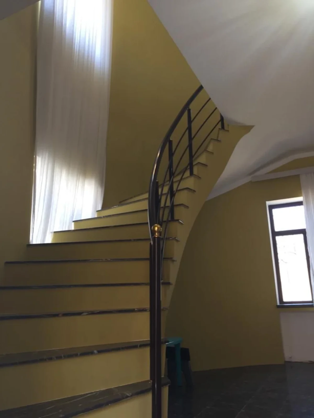 Satılır 6 otaqlı həyət evi 200 m²