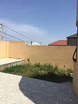 Satılır 6 otaqlı həyət evi 200 m²