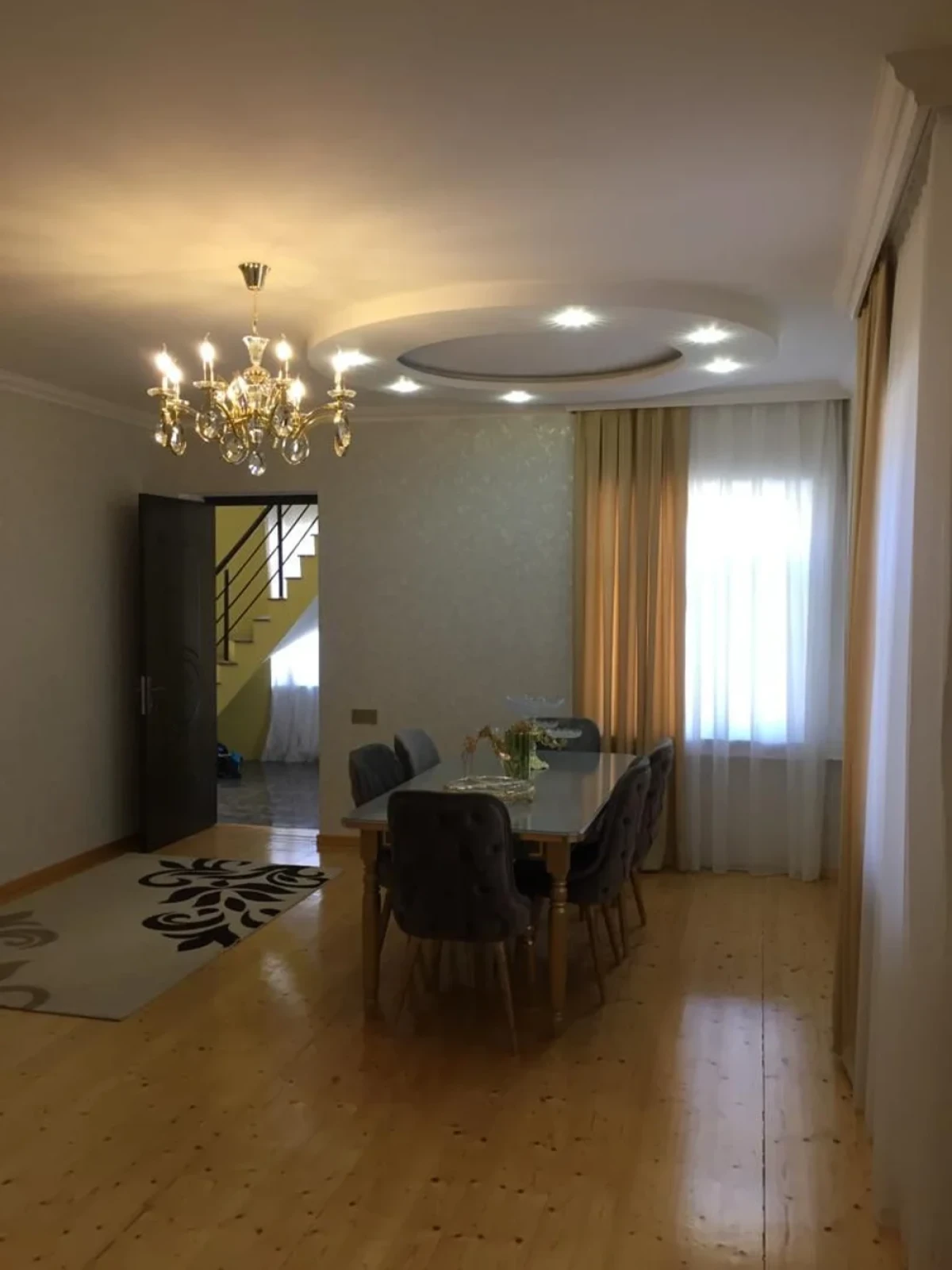 Satılır 6 otaqlı həyət evi 200 m²