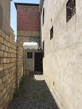 Satılır 6 otaqlı həyət evi 200 m²