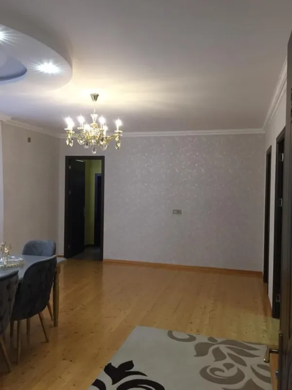 Satılır 6 otaqlı həyət evi 200 m²