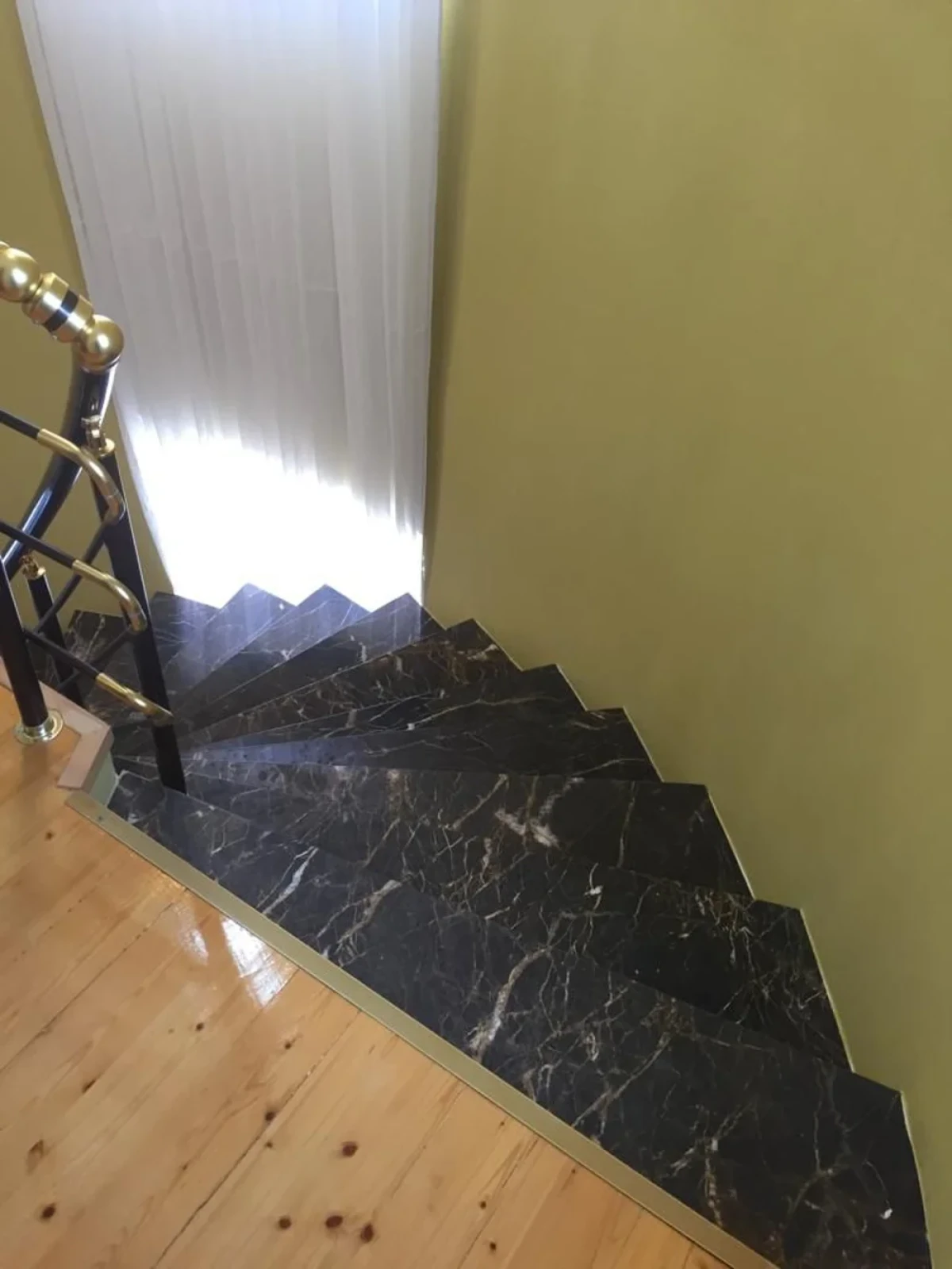 Satılır 6 otaqlı həyət evi 200 m²