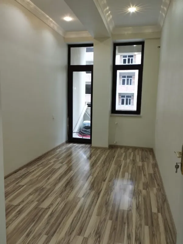 Satılır 3 otaqlı yeni tikili 75 m²
