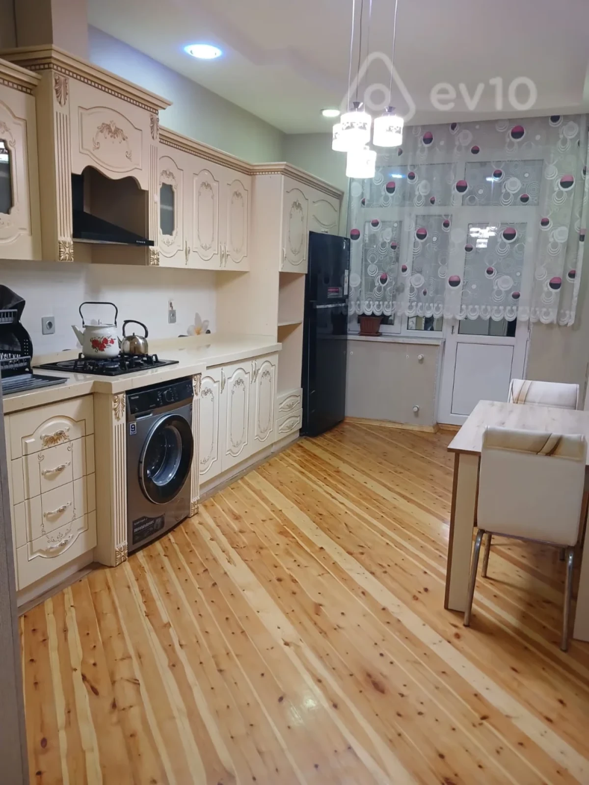 Kirayə verilir 3 otaqlı yeni tikili 114 m²