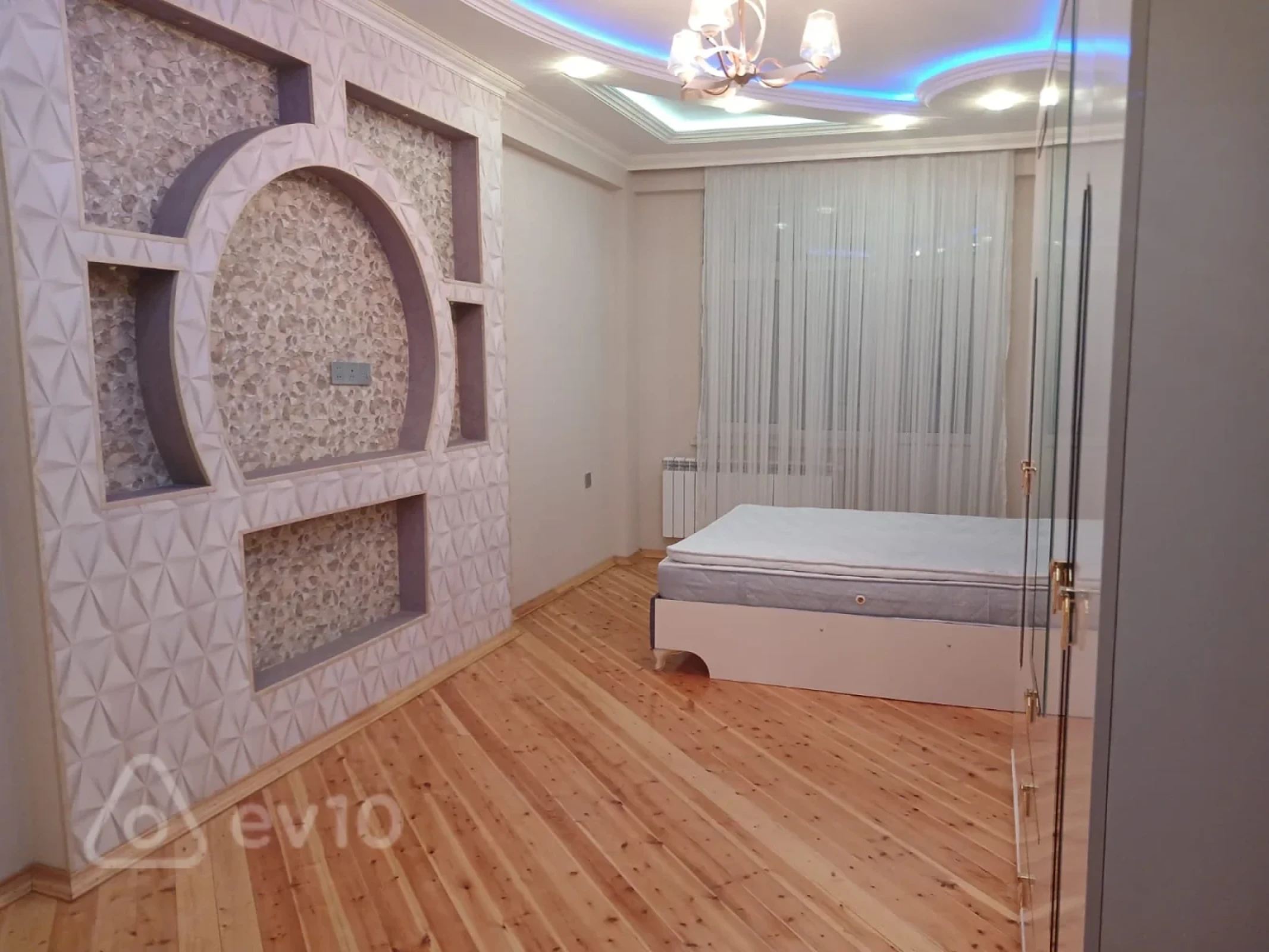 Kirayə verilir 3 otaqlı yeni tikili 114 m²