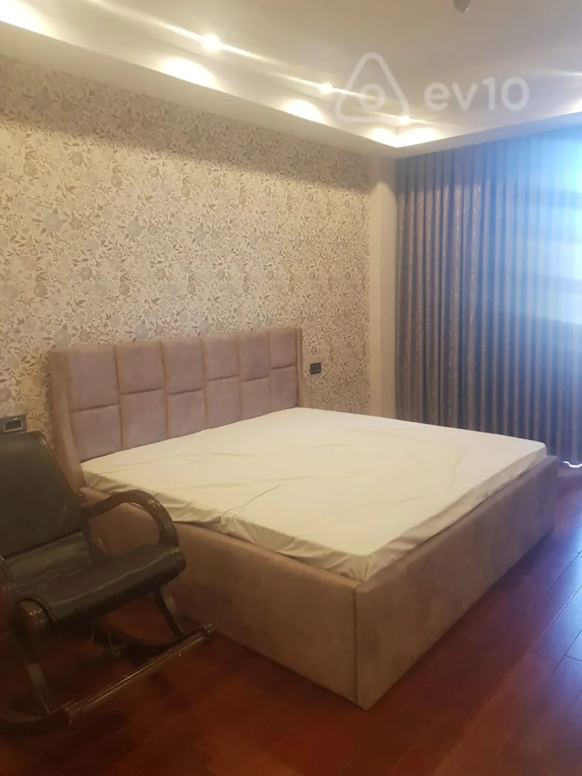 Kirayə verilir 5 otaqlı yeni tikili 225 m²