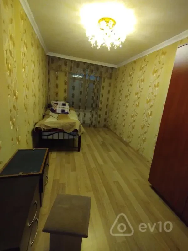 Kirayə verilir 3 otaqlı köhnə tikili 75 m²
