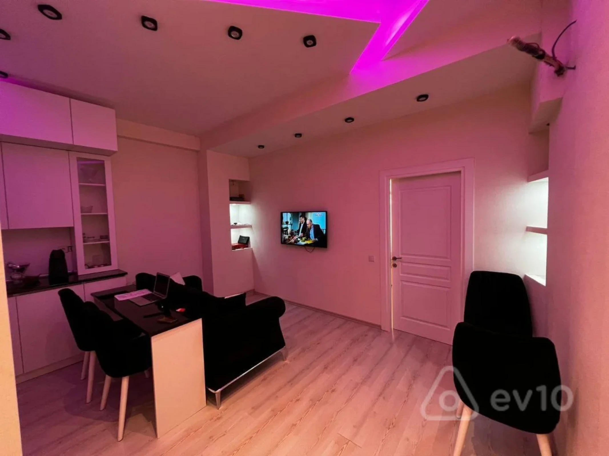 Kirayə verilir 2 otaqlı yeni tikili 69 m²