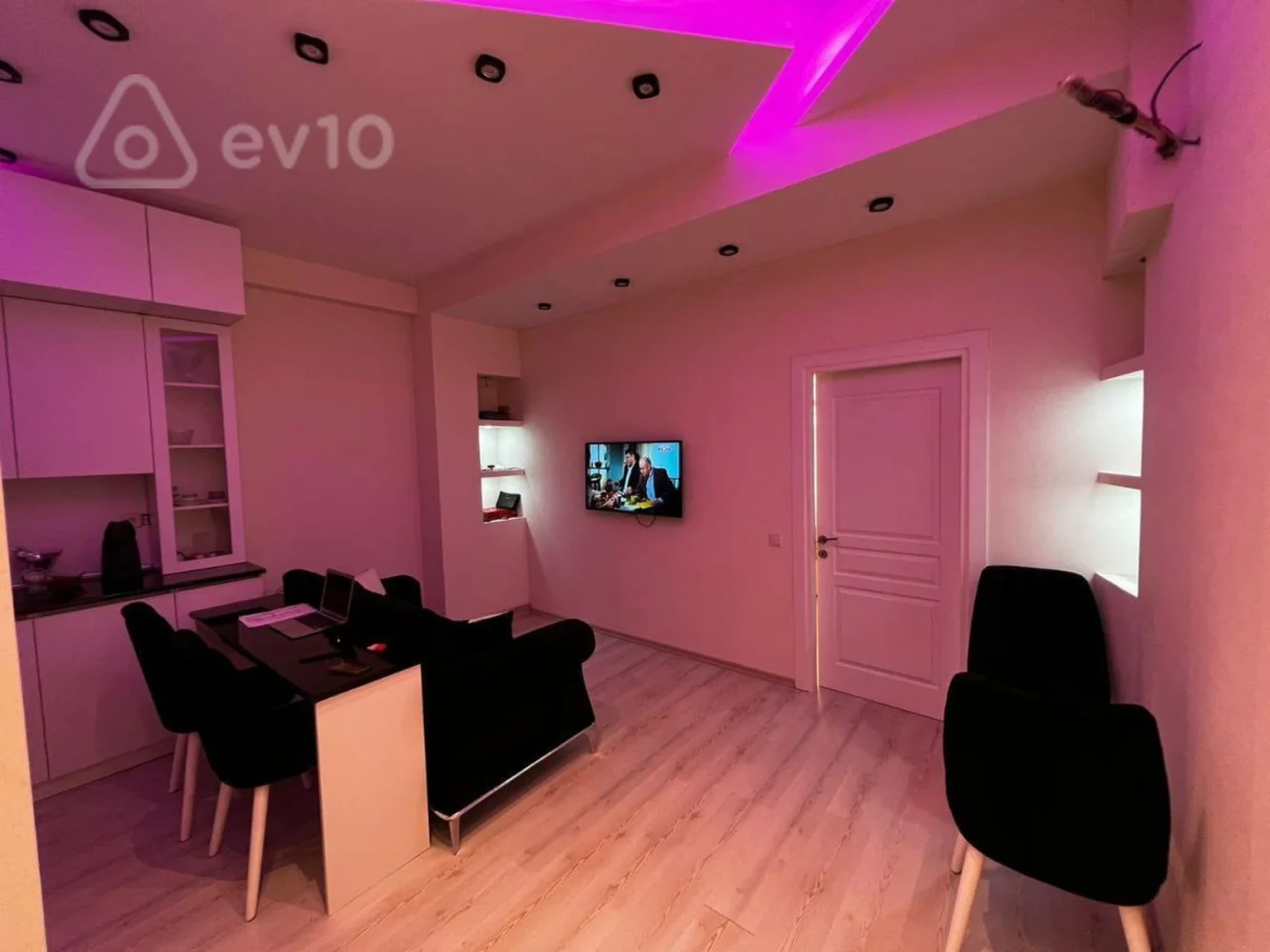 Kirayə verilir 2 otaqlı yeni tikili 69 m²