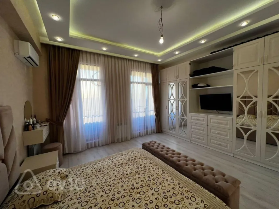 Kirayə verilir 2 otaqlı yeni tikili 69 m²