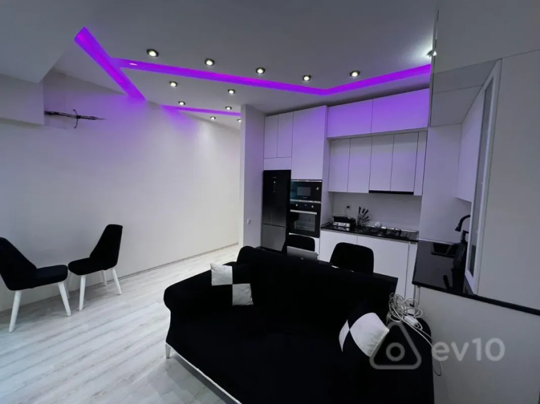 Kirayə verilir 2 otaqlı yeni tikili 69 m²