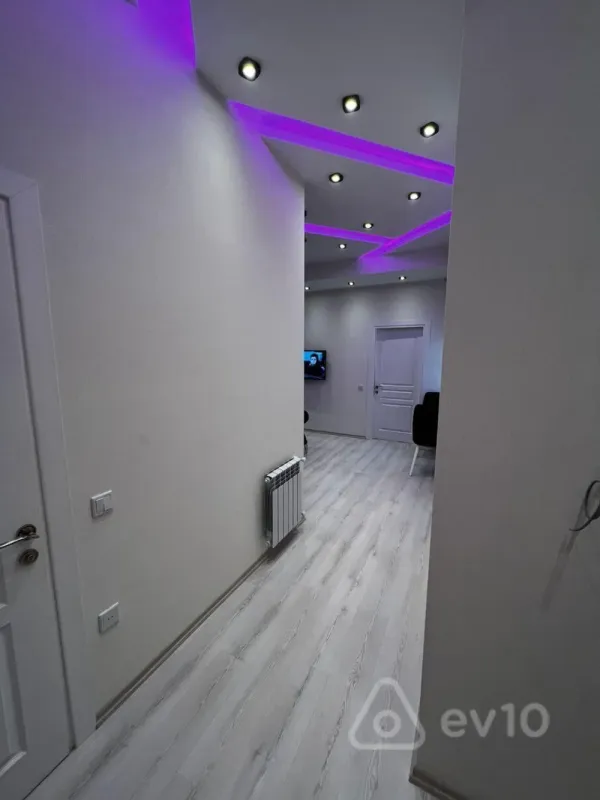 Kirayə verilir 2 otaqlı yeni tikili 69 m²