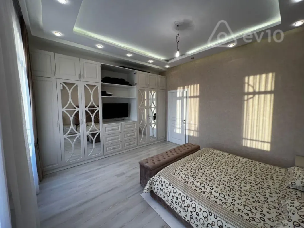 Kirayə verilir 2 otaqlı yeni tikili 69 m²