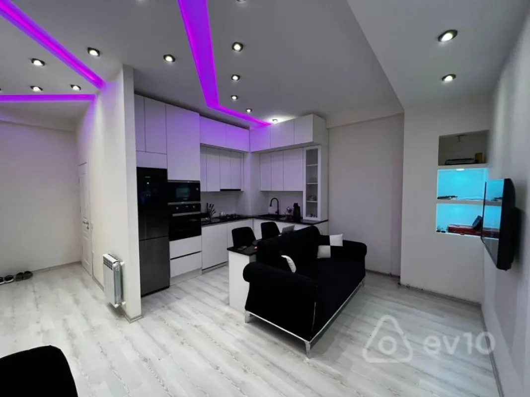 Kirayə verilir 2 otaqlı yeni tikili 69 m²