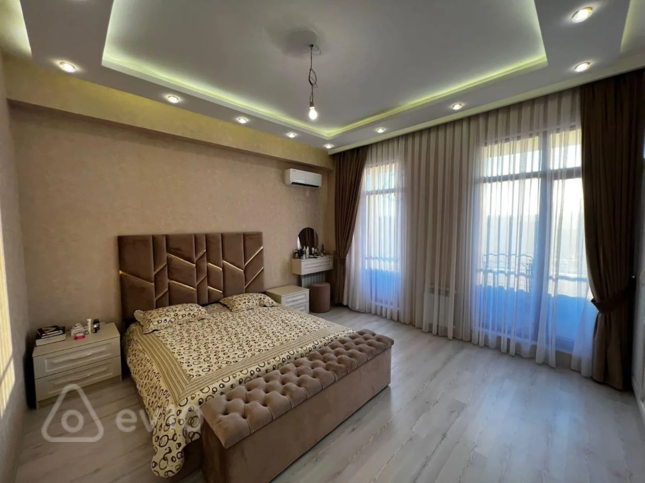 Kirayə verilir 2 otaqlı yeni tikili 69 m²