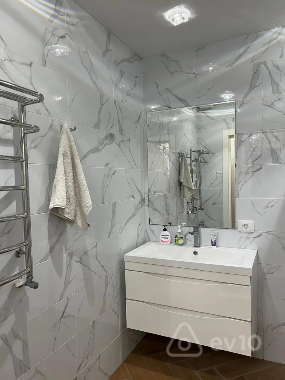 Satılır 2 otaqlı yeni tikili 71 m²