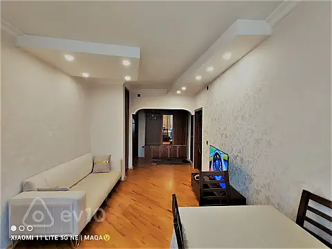 Satılır 4 otaqlı köhnə tikili 100 m²