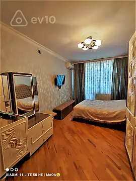 Satılır 4 otaqlı köhnə tikili 100 m²