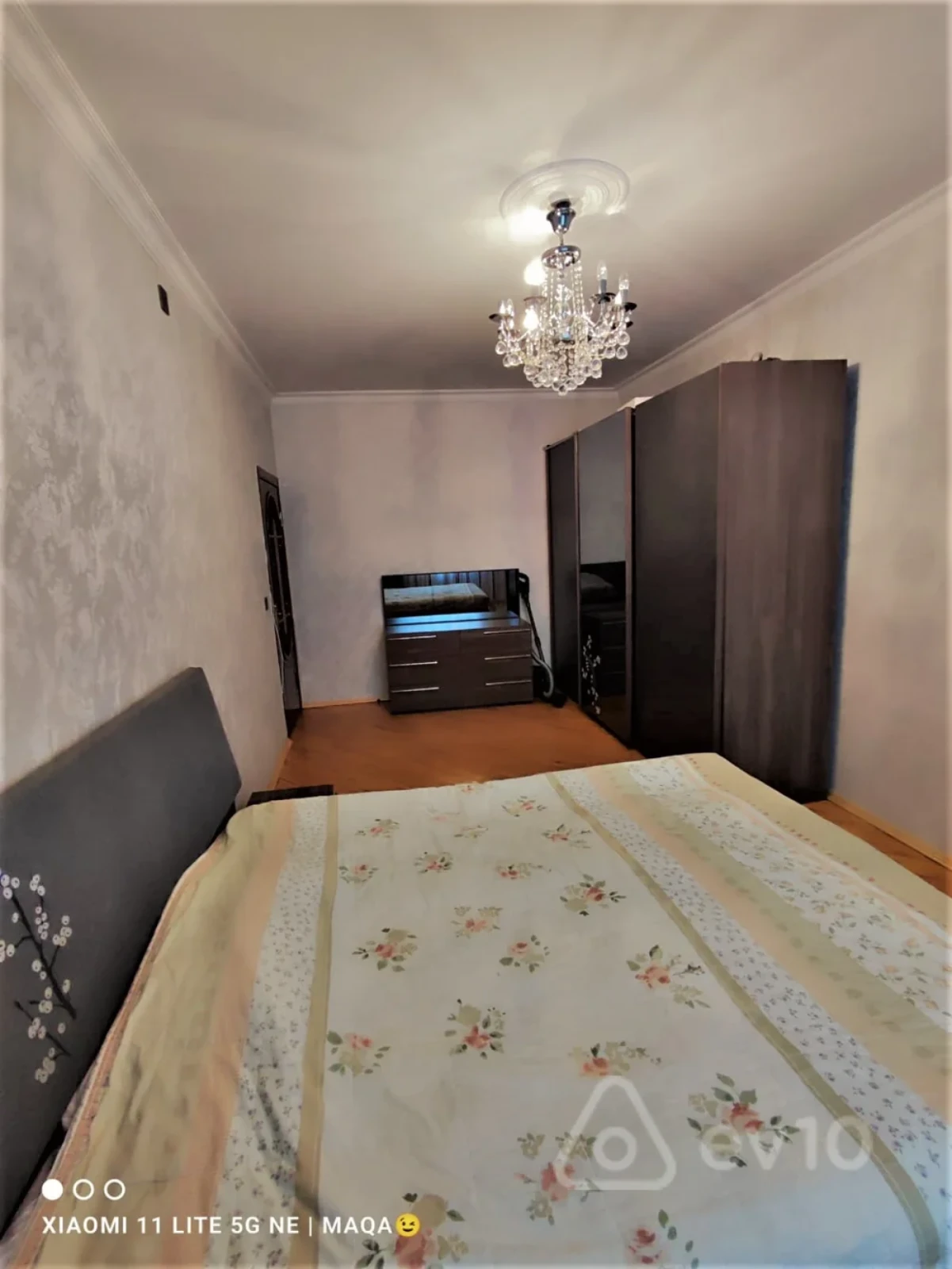 Satılır 4 otaqlı köhnə tikili 100 m²