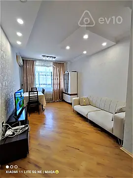 Satılır 4 otaqlı köhnə tikili 100 m²