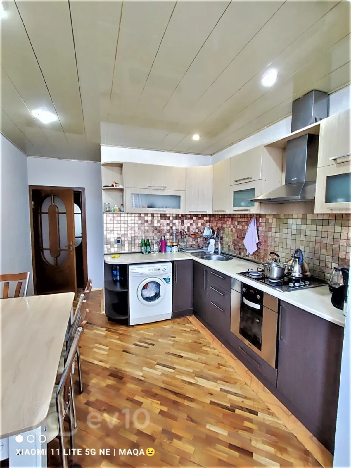 Satılır 4 otaqlı köhnə tikili 100 m²