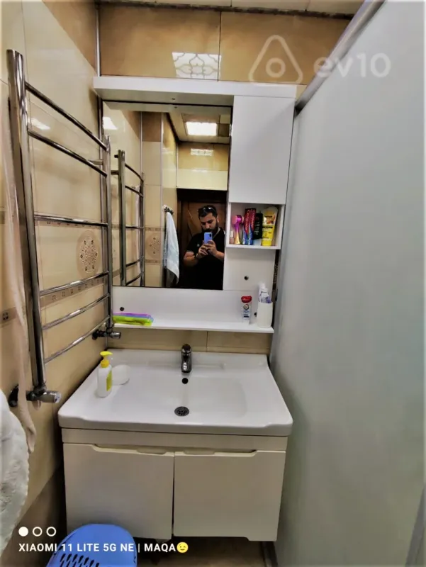 Satılır 4 otaqlı köhnə tikili 100 m²