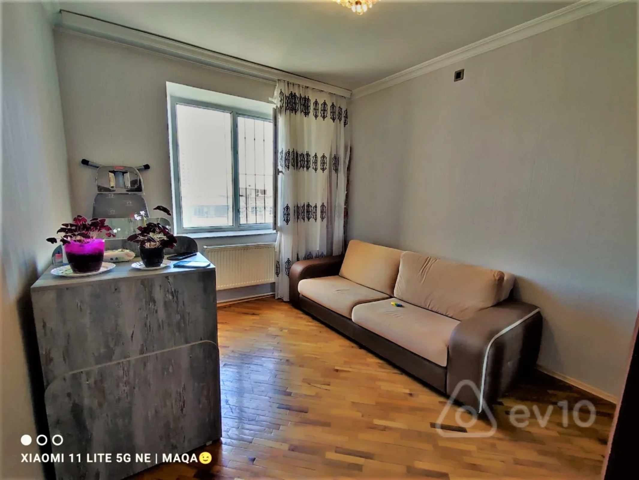 Satılır 4 otaqlı köhnə tikili 100 m²