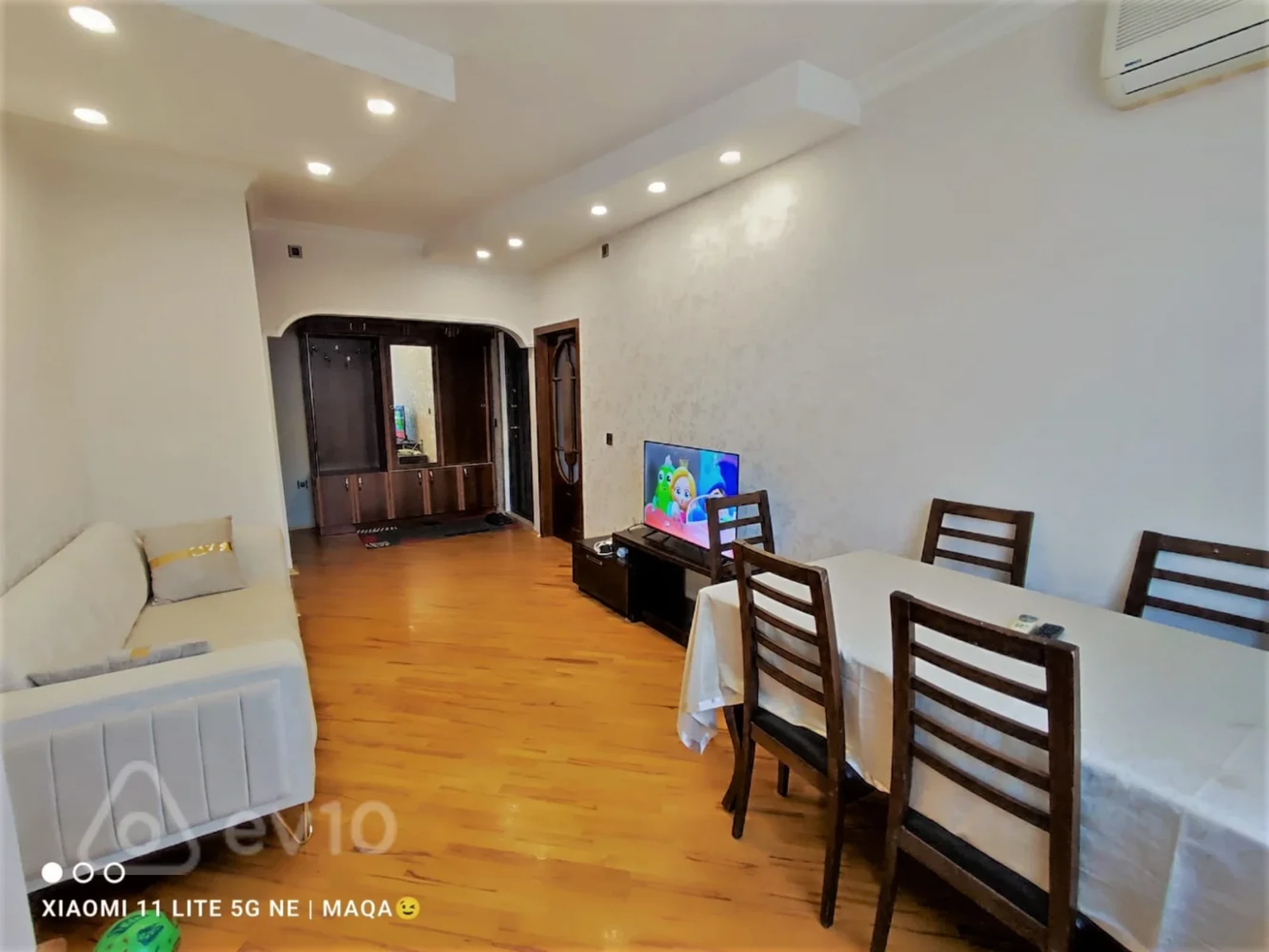 Satılır 4 otaqlı köhnə tikili 100 m²