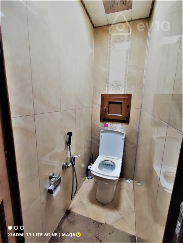 Satılır 4 otaqlı köhnə tikili 100 m²