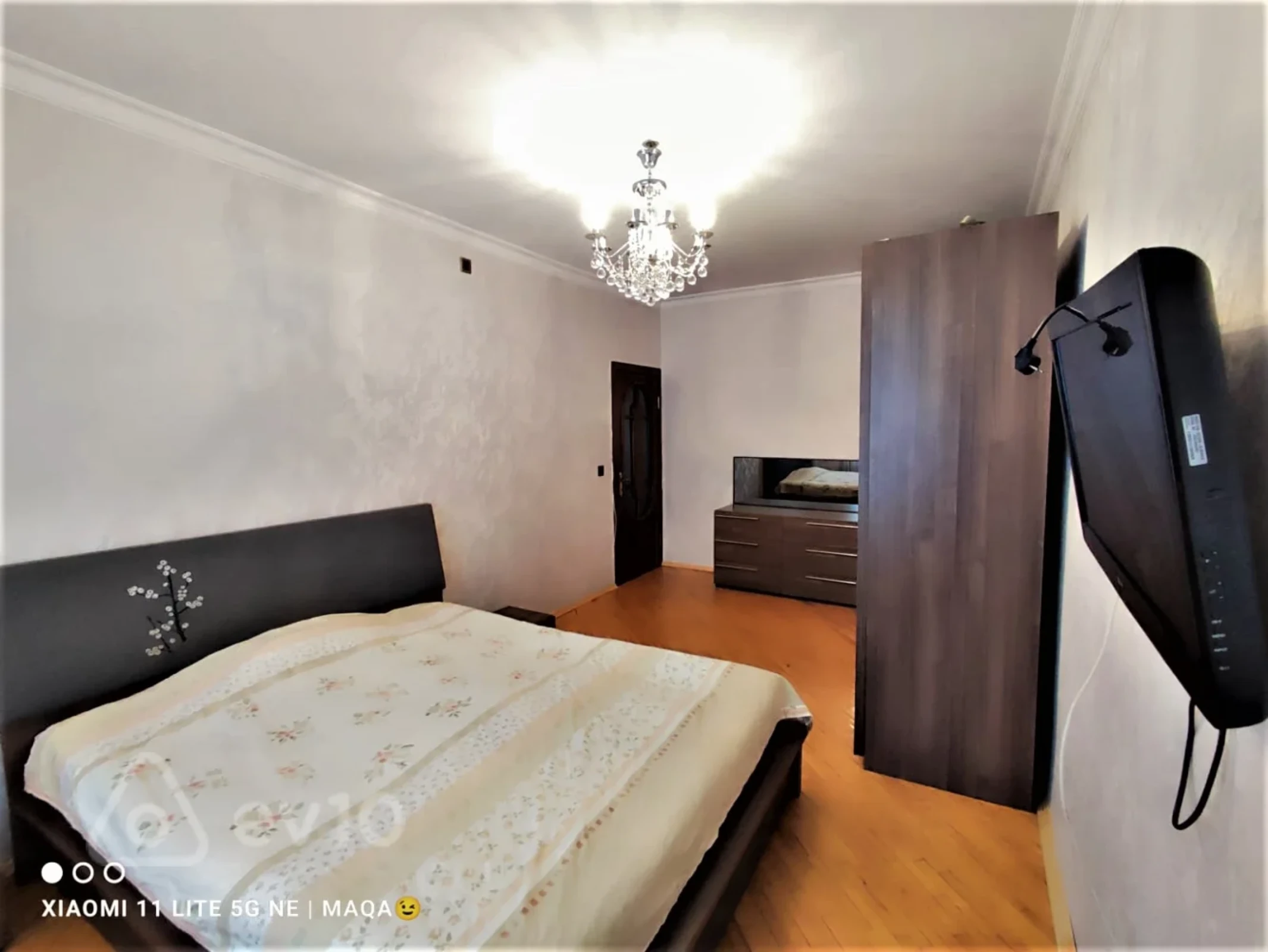 Satılır 4 otaqlı köhnə tikili 100 m²