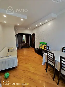 Satılır 4 otaqlı köhnə tikili 100 m²