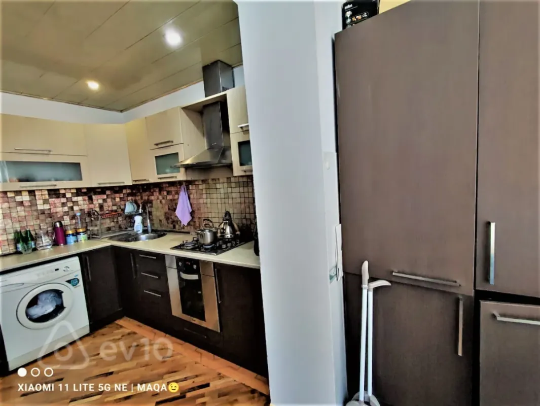 Satılır 4 otaqlı köhnə tikili 100 m²