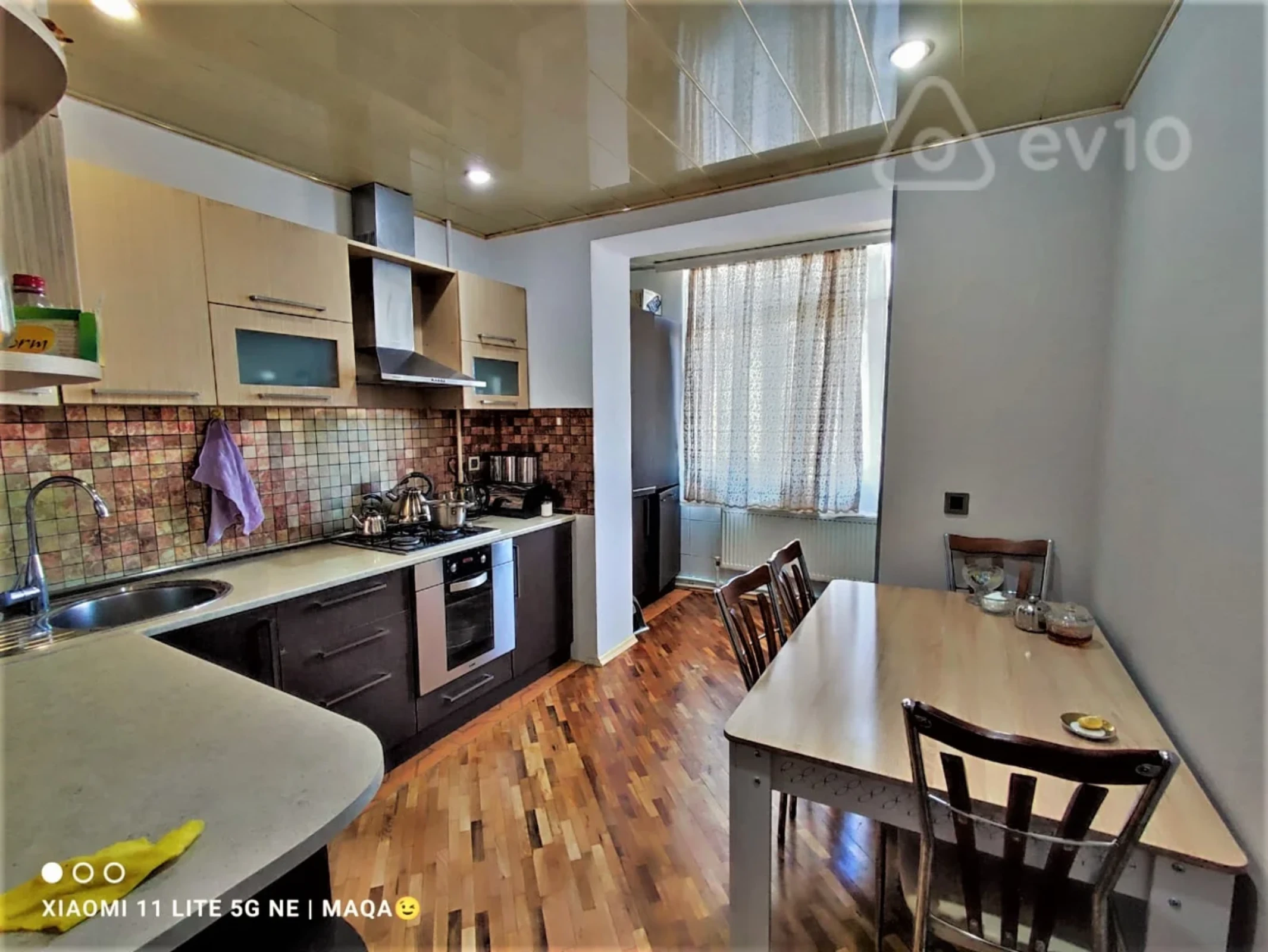 Satılır 4 otaqlı köhnə tikili 100 m²