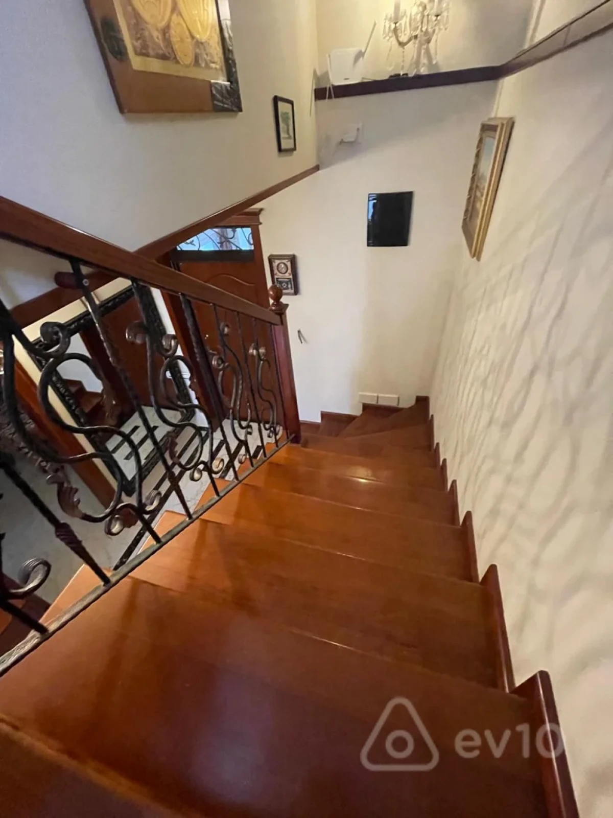 Satılır 5 otaqlı həyət evi 120 m²