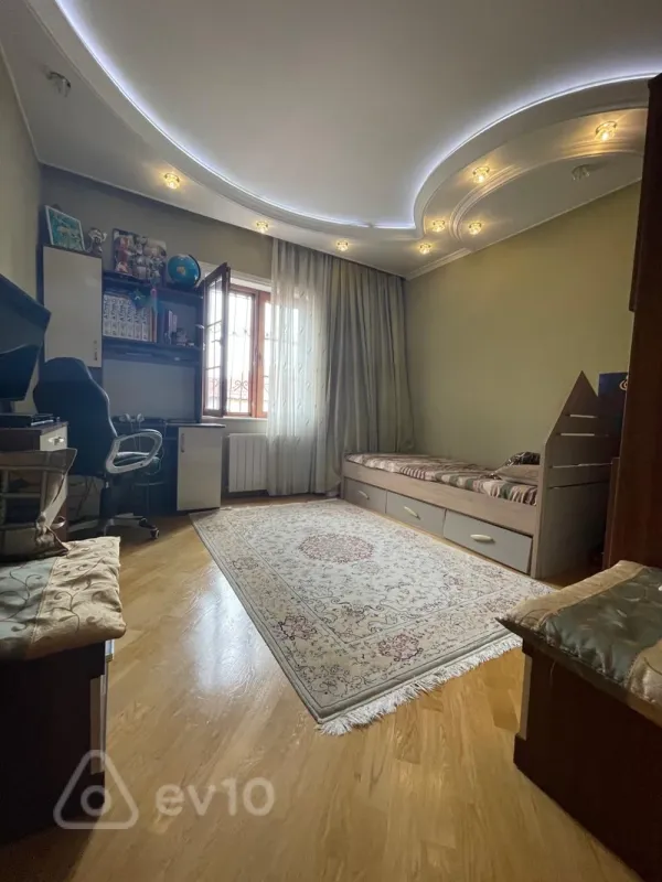 Satılır 5 otaqlı həyət evi 120 m²