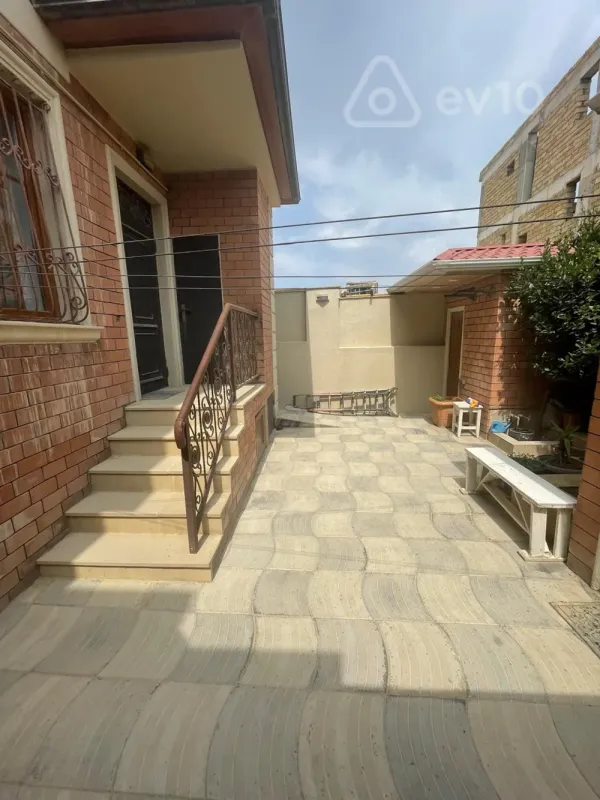 Satılır 5 otaqlı həyət evi 120 m²