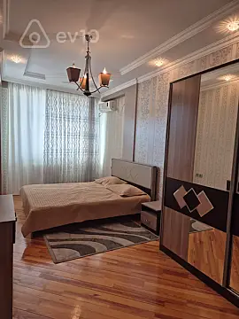 Satılır 2 otaqlı yeni tikili 72 m²